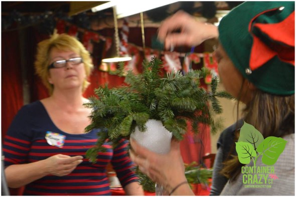 Light Queen Demonstrating